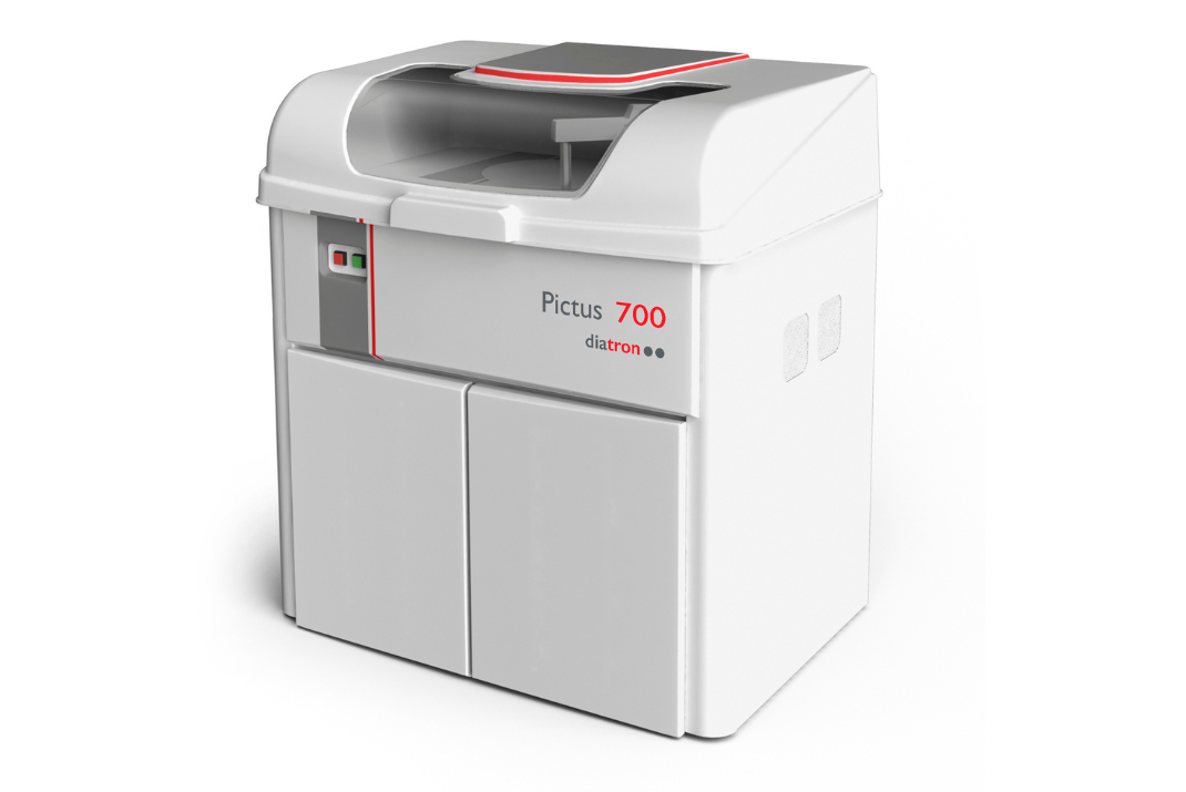 Clinical chemistry analyzer Pictus 700 by Diatron