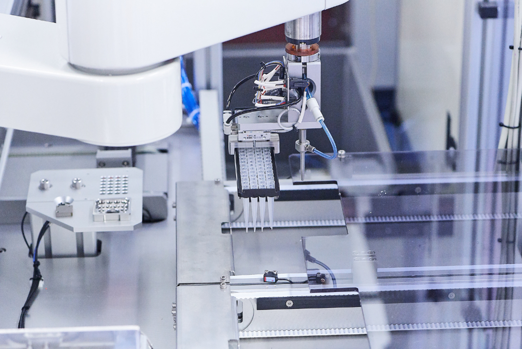 STRATEC’s laboratory device with components actively performing the task of moving the testing tubes